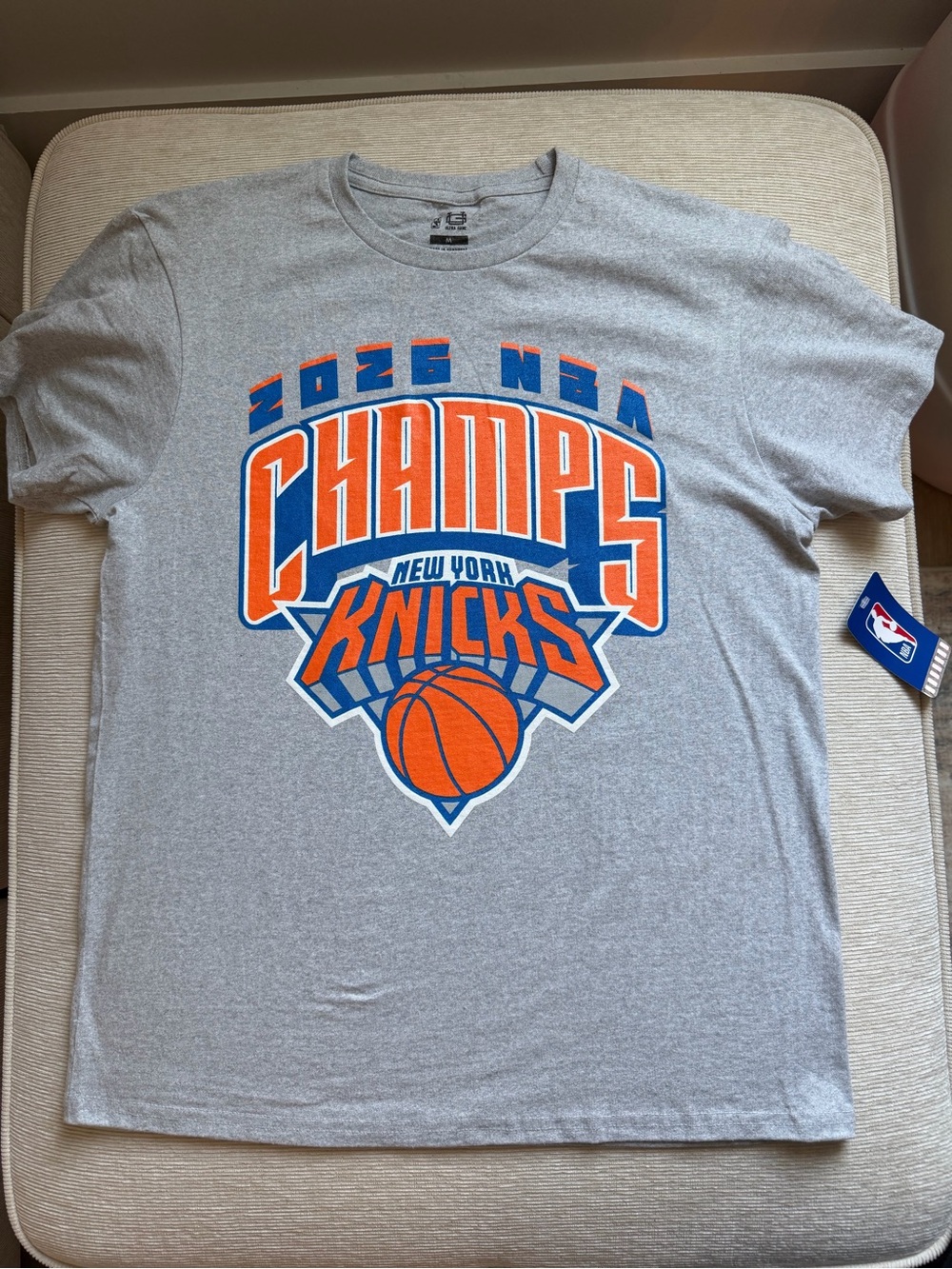 NBA New York Knicks Gray T-Shirt with Orange and Blue Championship Logo - Picture 1 of 2